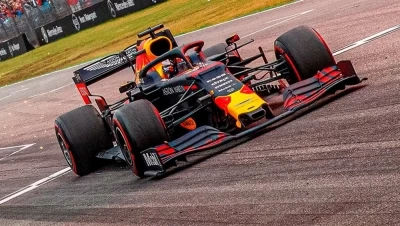 Hectic Hockenheim: Max Reigns